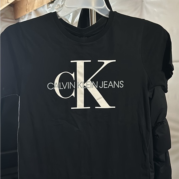 Black T-shirt Calvin Kleins - Picture 1 of 5